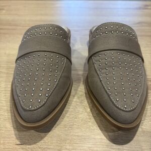 Fergalicious By Fergie Lyra Ladies Beige Faux Leather Mule Slide 7M